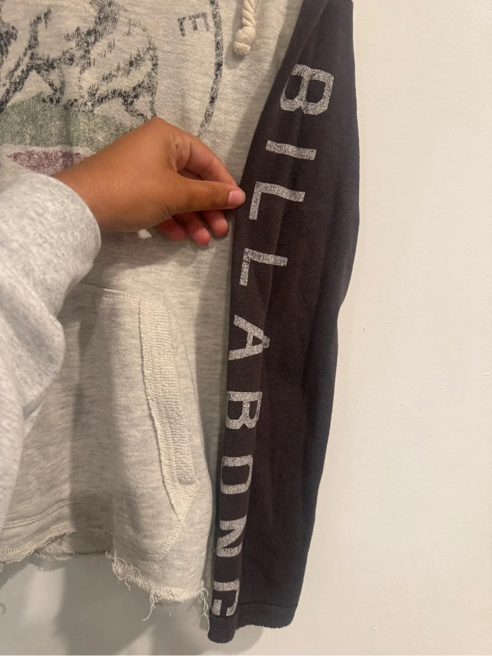 Billabong California Graphic Hoodie Gray Black Distressed Raw Hem Y2K Size S